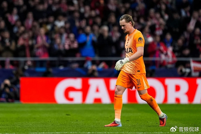 2026世界杯官网入口-造孽！热刺22岁门将欧冠2度送礼16分钟被换下 本赛季英超0出场|金斯基|图多尔|托特纳姆热刺|维卡里奥|阿尔瓦_新浪新闻